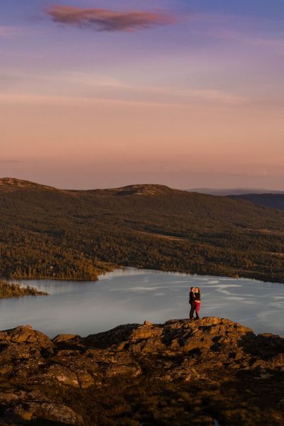 forlovelsefotografering på fjellet